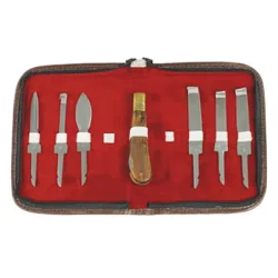 Complete case with six interchangeable knife blades
